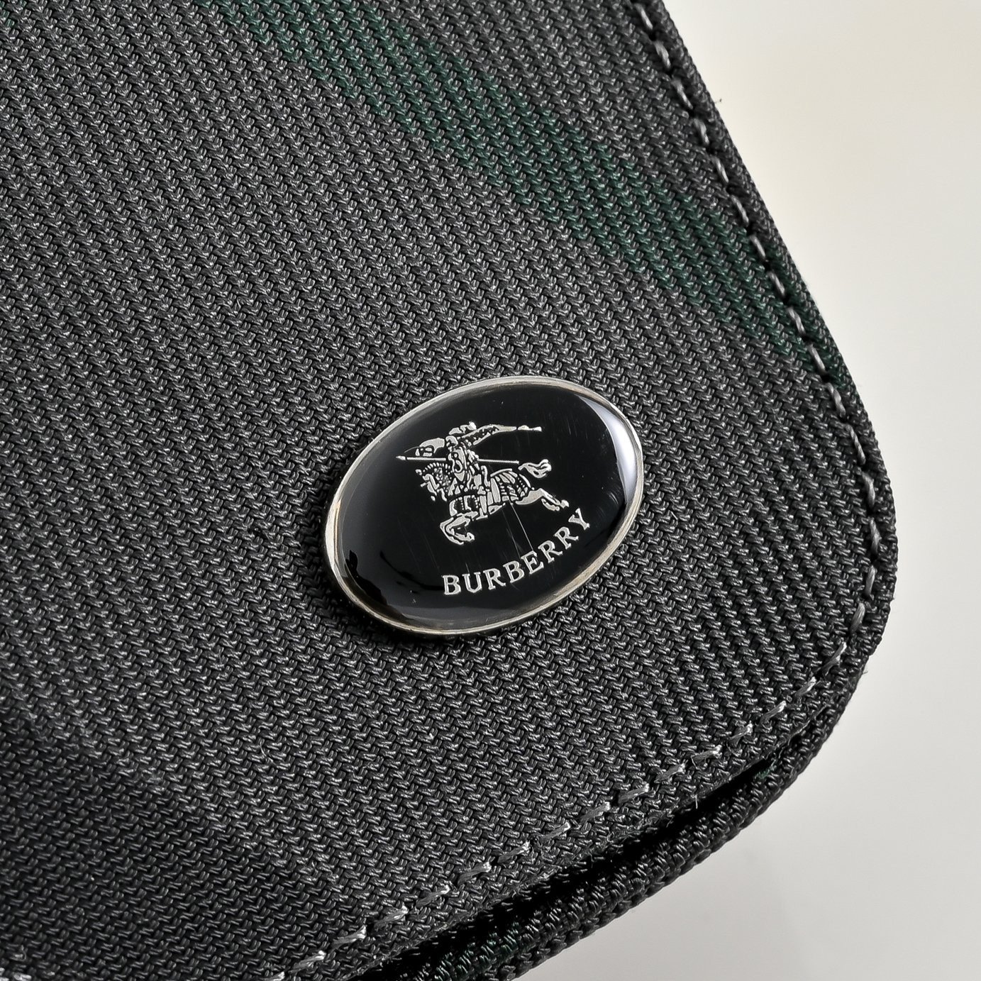Burberry Sacoche London Check noire