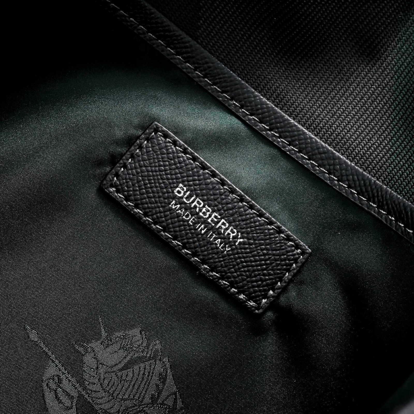 Burberry Sacoche London Check noire