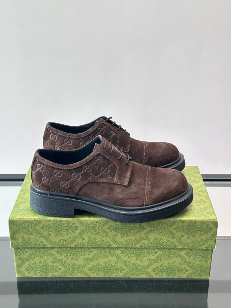 Gucci Derby GG marron