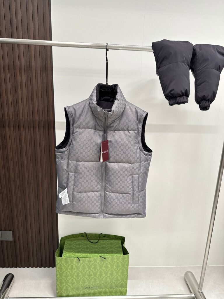Gucci GG Jacquard Down Vest – Gilet à manches amovibles