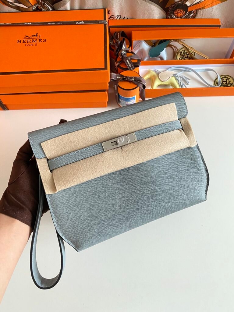 Hermès Kelly Messenger PM 27 × 19 × 10 cm – Gris