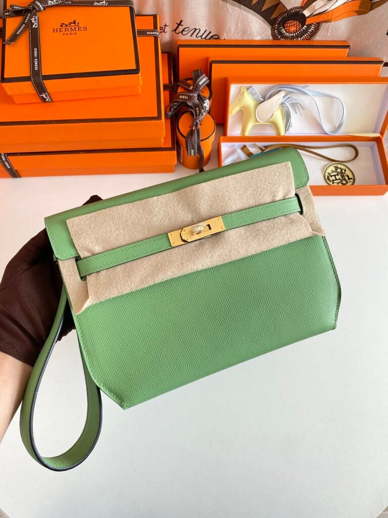 Hermès Kelly Messenger PM 27 × 19 × 10 cm – Vert