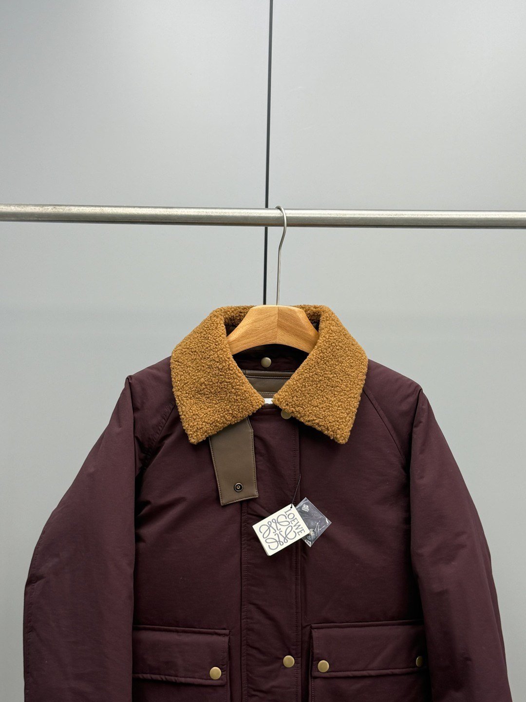 Loewe Anagram Shearling-Collar Padded Jacket – Veste matelassée