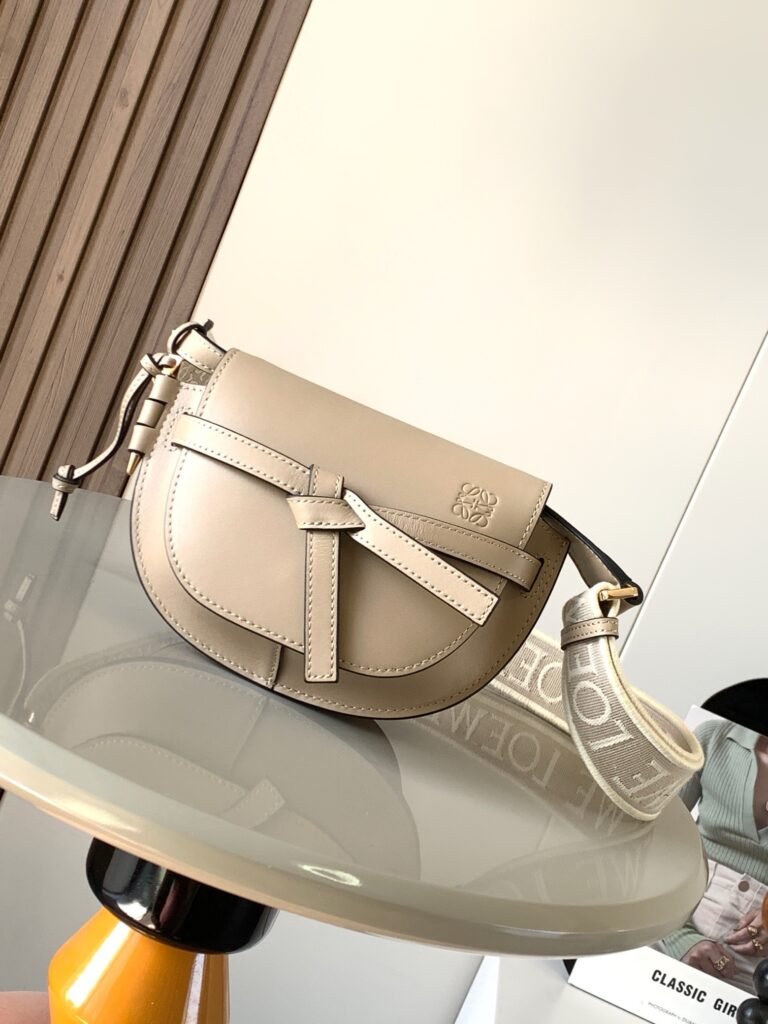 Loewe Mini Gate Dual 21 × 12,5 × 9,5 cm – Beige Sable