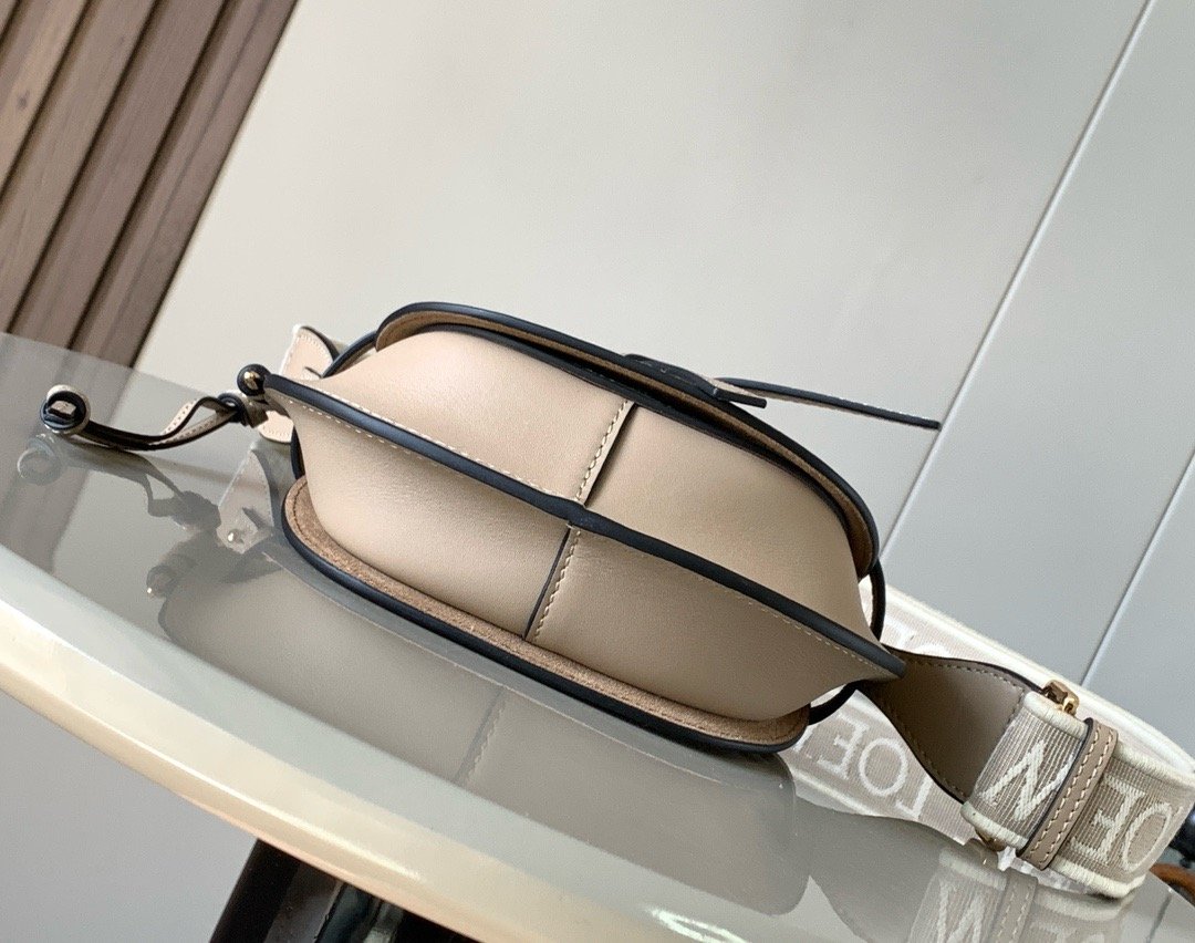 Loewe Mini Gate Dual 21 × 12,5 × 9,5 cm – Beige Sable – Image 3