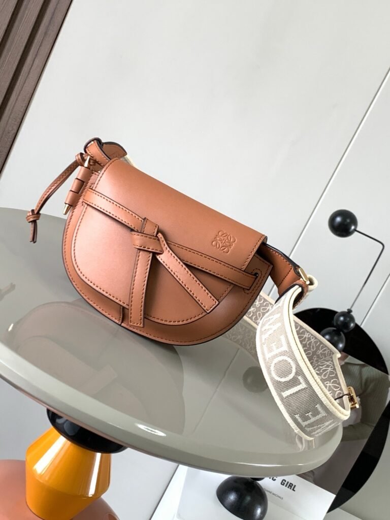Loewe Mini Gate Dual 21 × 12,5 × 9,5 cm – Cognac