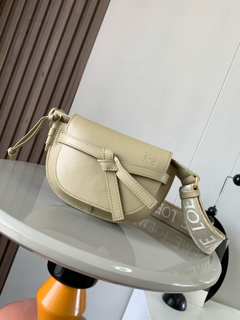 Loewe Mini Gate Dual 21 × 12,5 × 9,5 cm – Kaki Clair