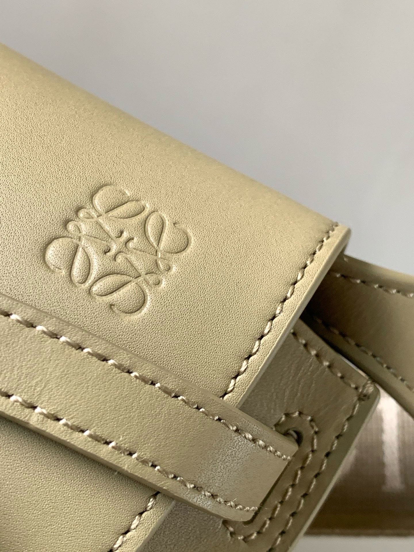 Loewe Mini Gate Dual 21 × 12,5 × 9,5 cm – Kaki Clair – Image 5