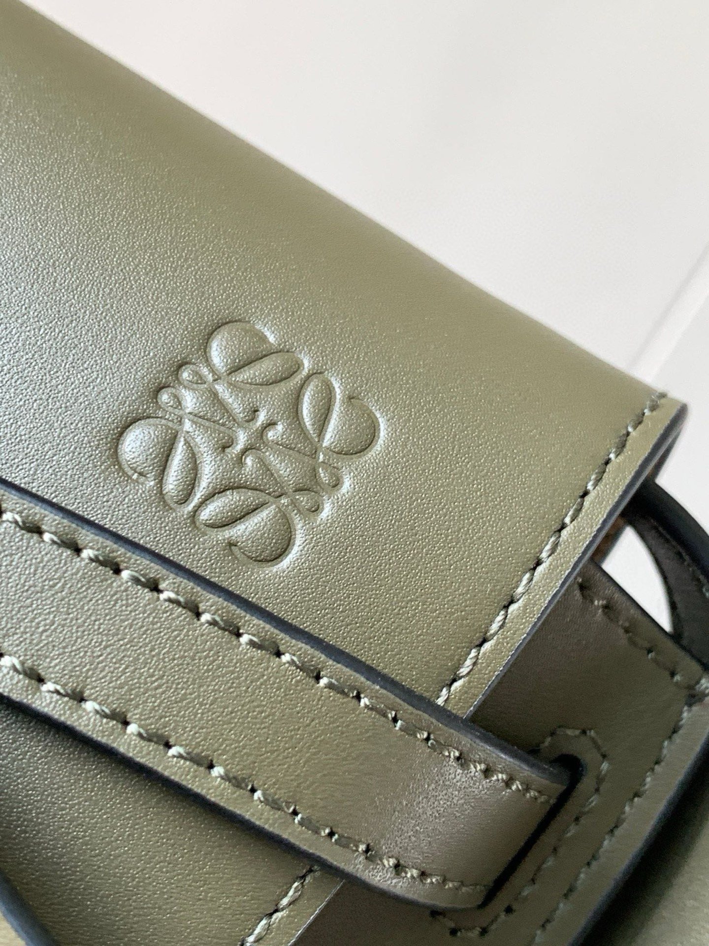 Loewe Mini Gate Dual 21 × 12,5 × 9,5 cm – Vert Olive – Image 5