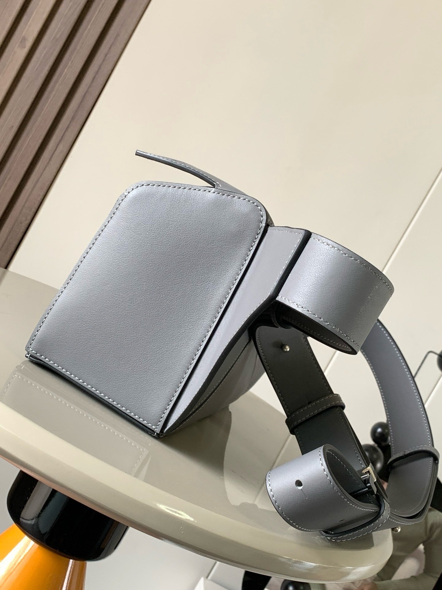 Loewe Small Puzzle Bumbag 24 × 16 × 10 cm – Gris – Image 2