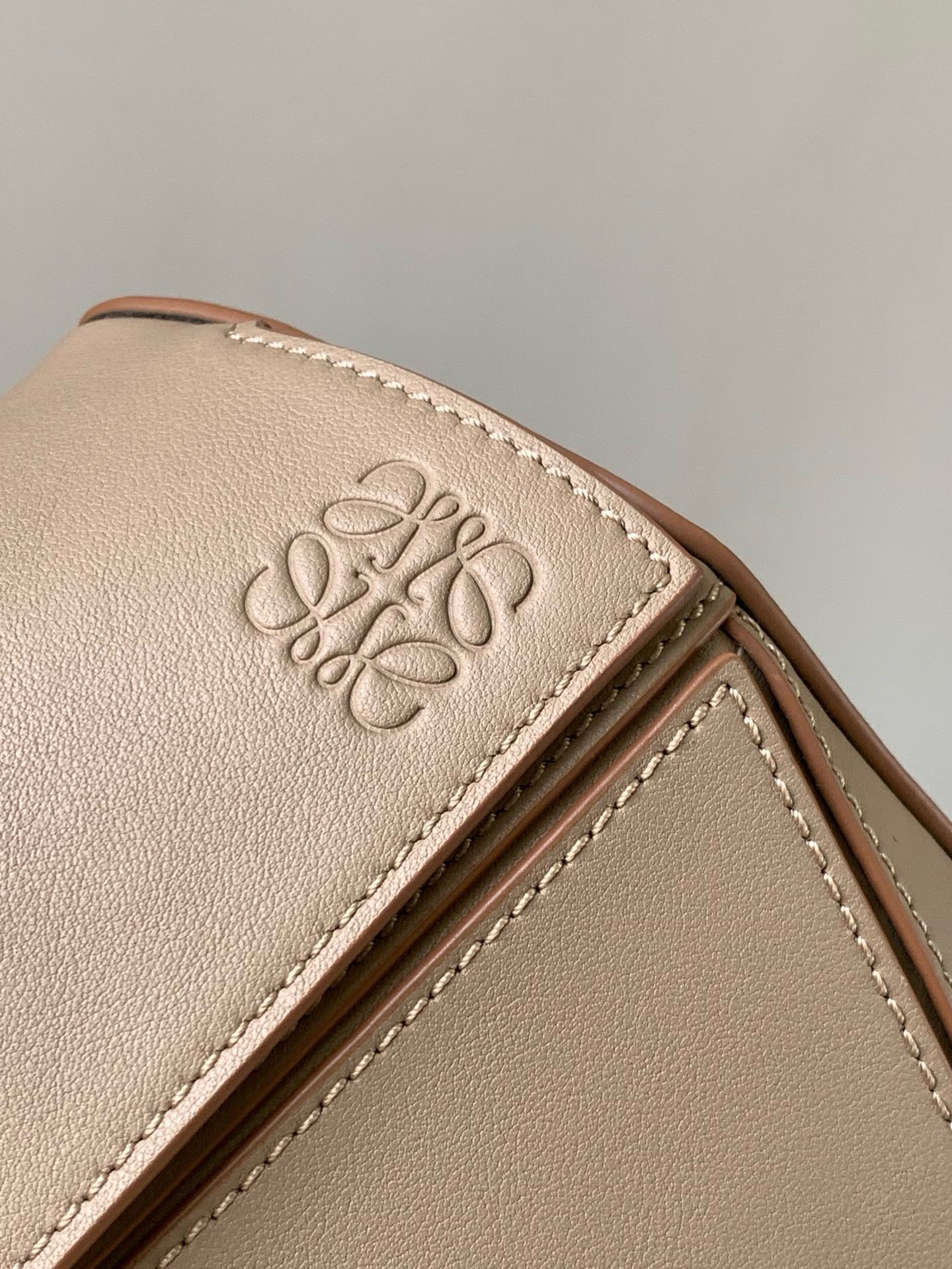 Loewe Small Puzzle Bumbag 24 × 16 × 10 cm – Sable / Beige – Image 5