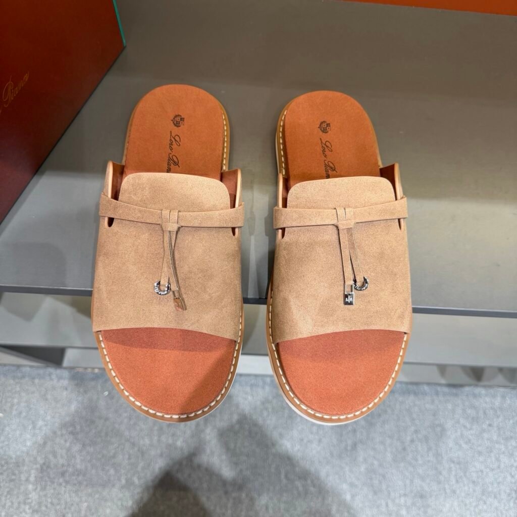 Loro Piana Sandales homme à bride beige sable