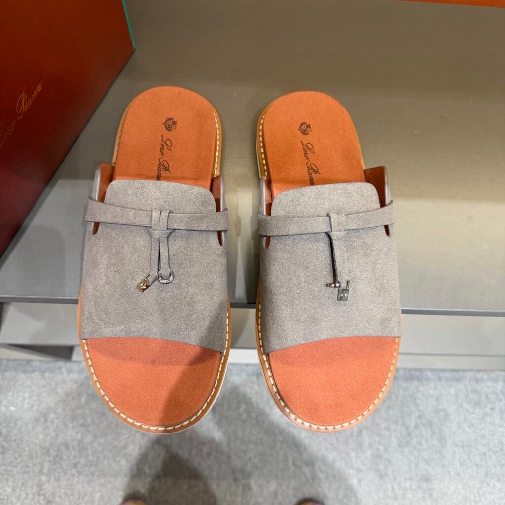 Loro Piana Sandales homme à bride gris clair