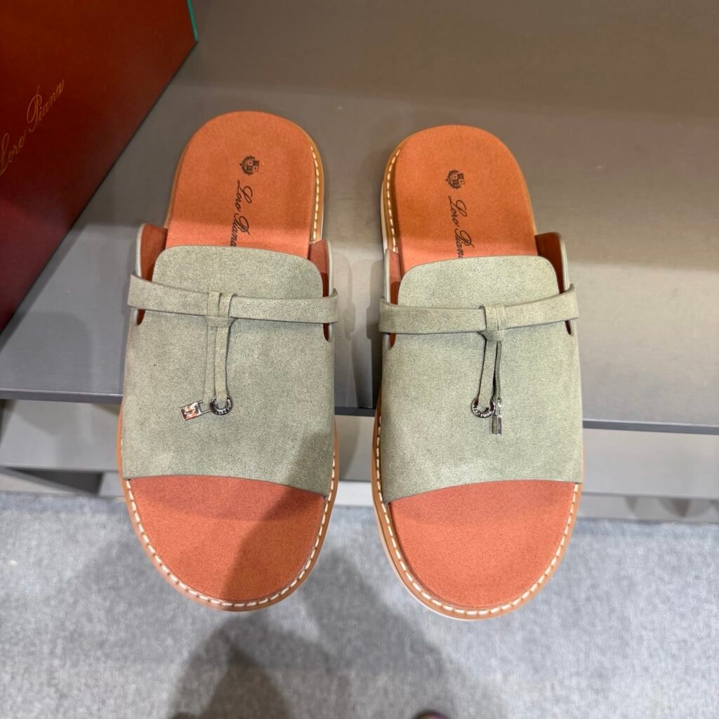 Loro Piana Sandales homme à bride gris sauge