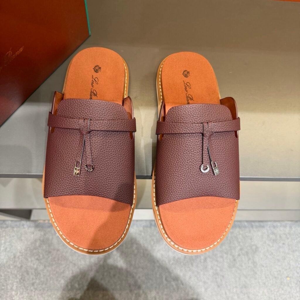 Loro Piana Sandales homme à bride taupe