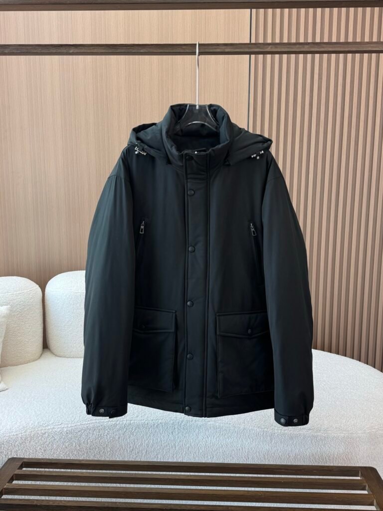 Loro Piana Veste à capuche noir
