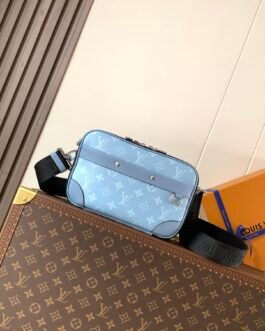 Louis Vuitton Alpha Messenger Taigarama 26 × 17 × 5 cm – Bleu Tropical