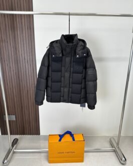 Louis Vuitton Doudoune Monogram à panneaux gris