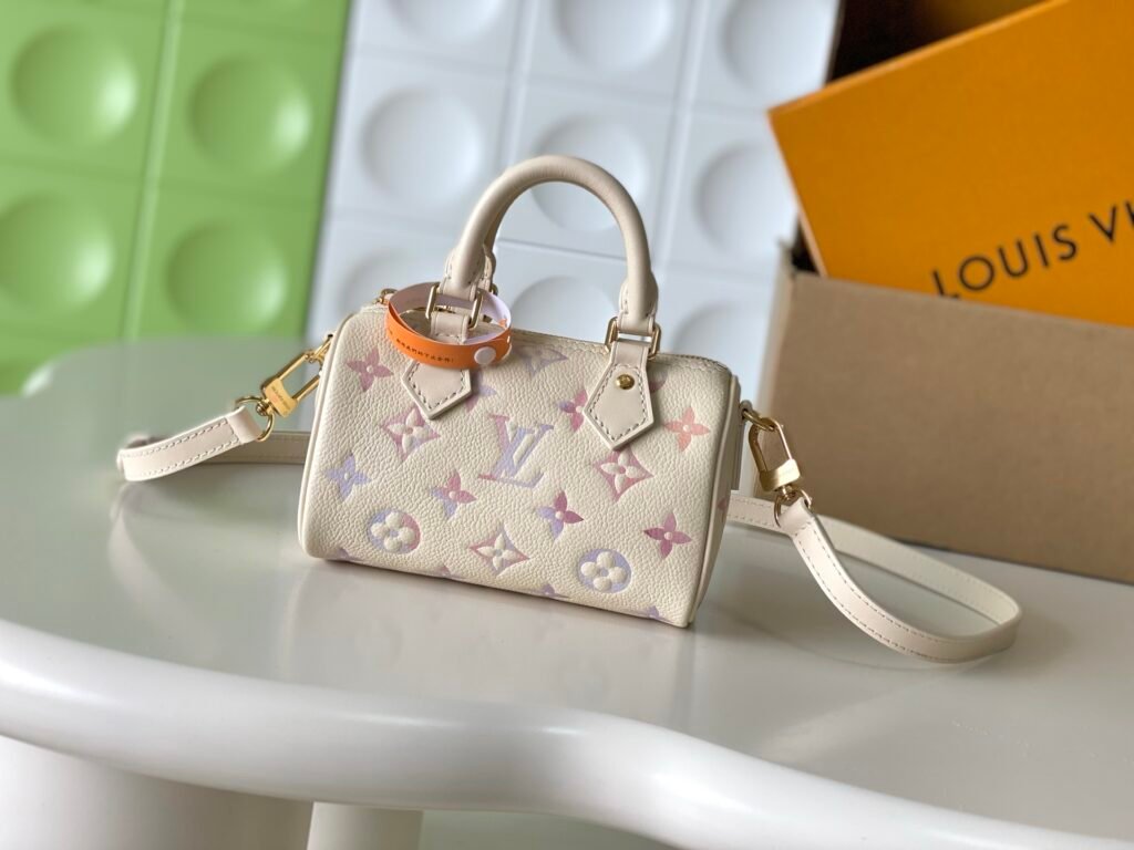 Louis Vuitton Nano Speedy 16 × 10 × 7,5 cm – Blanc Monogram pastel multicolore