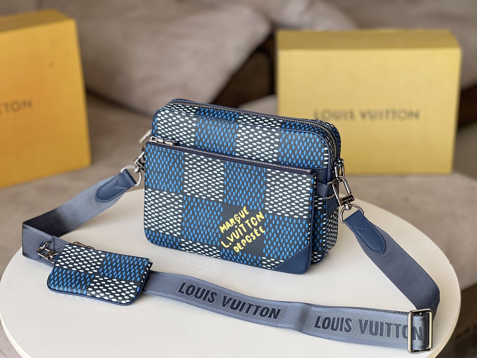 Louis Vuitton Nil Damoflage 25 × 17,5 × 11 cm – Bleu Indigo – Image 2