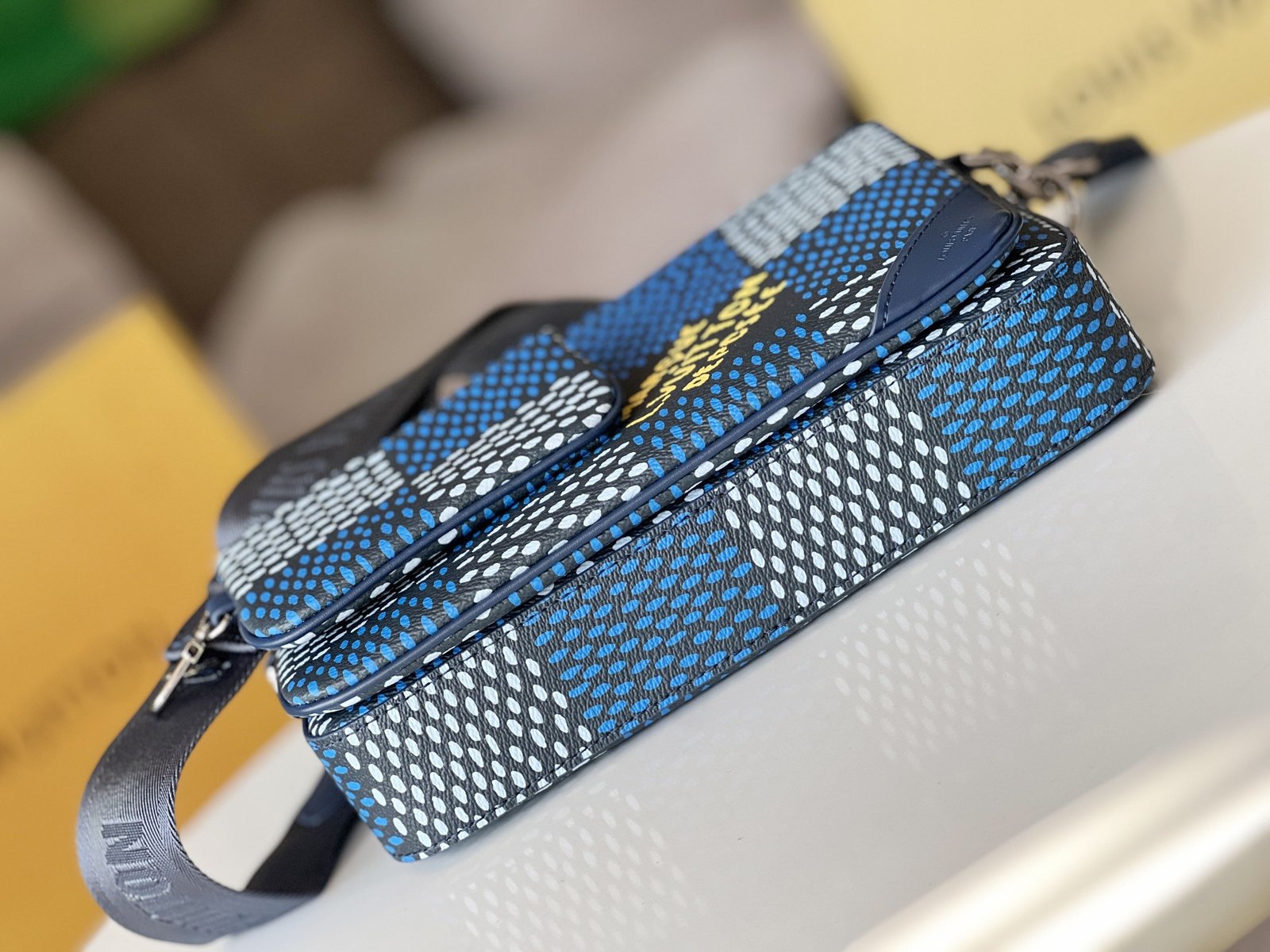 Louis Vuitton Nil Damoflage 25 × 17,5 × 11 cm – Bleu Indigo – Image 4
