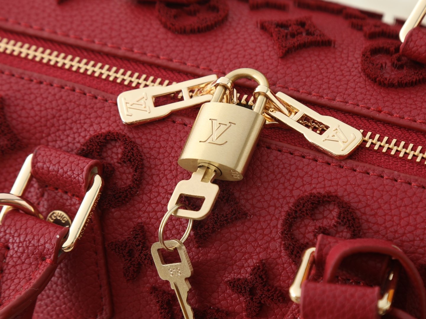 Louis Vuitton Speedy Bandoulière 20 20,5 × 13,5 × 12 cm – Rouge grenat Monogram Empreinte – Image 5