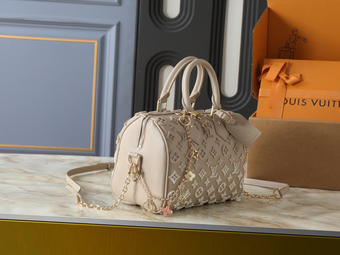 Louis Vuitton Speedy Bandoulière 20 20,5 × 13,5 × 12 cm – Taupe Monogram Empreinte – Image 2