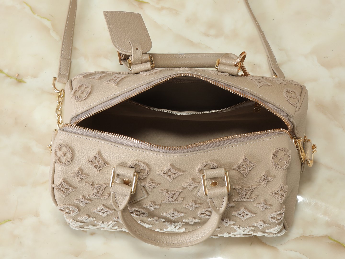 Louis Vuitton Speedy Bandoulière 20 20,5 × 13,5 × 12 cm – Taupe Monogram Empreinte – Image 9