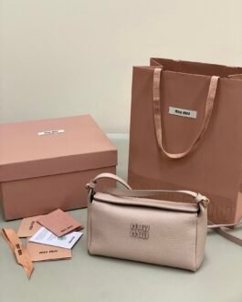 Miu Miu Sac bandoulière cuir coloris B001