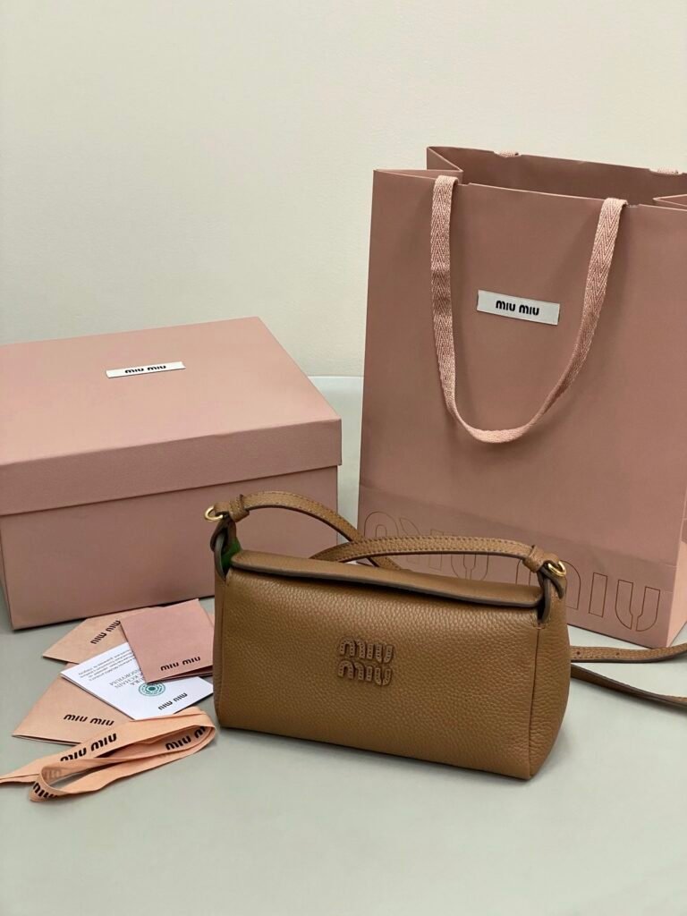 Miu Miu Sac bandoulière cuir coloris B003