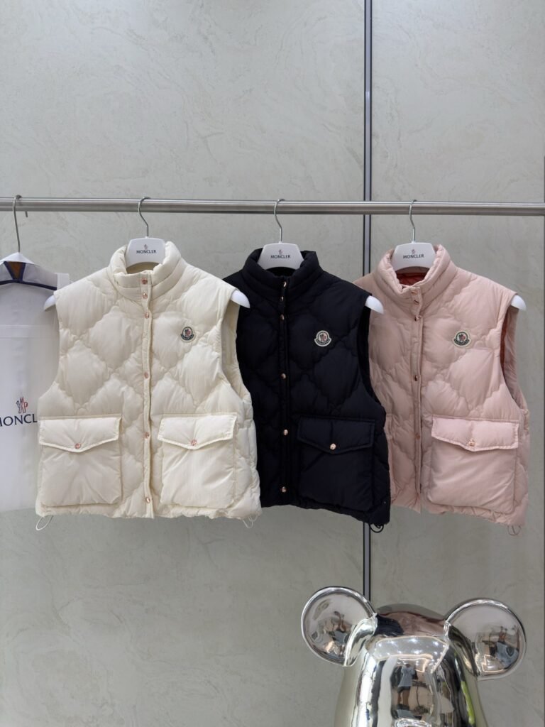 Moncler Chobe Diamond Quilted Down Vest – Gilet matelassé