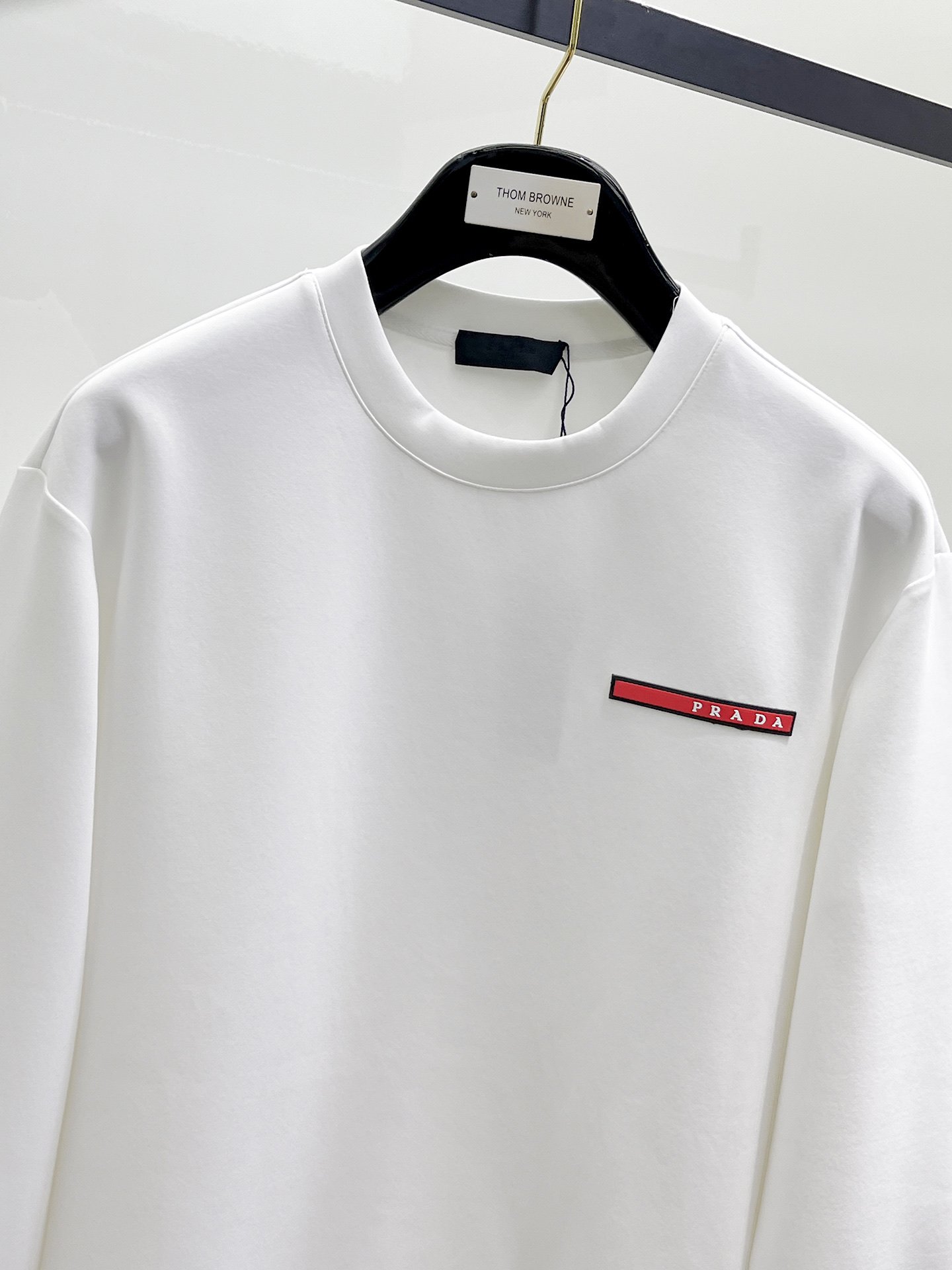 Prada Pull Plaque Logo Rouge
