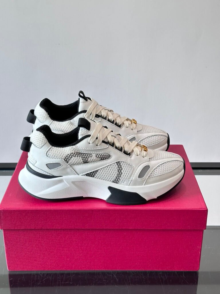 Valentino Garavani sneakers chunky blanc et noir