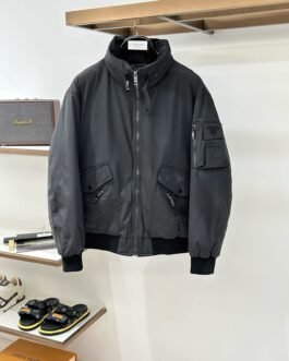 Prada Veste Technique Multi-Poches à Capuche Noir