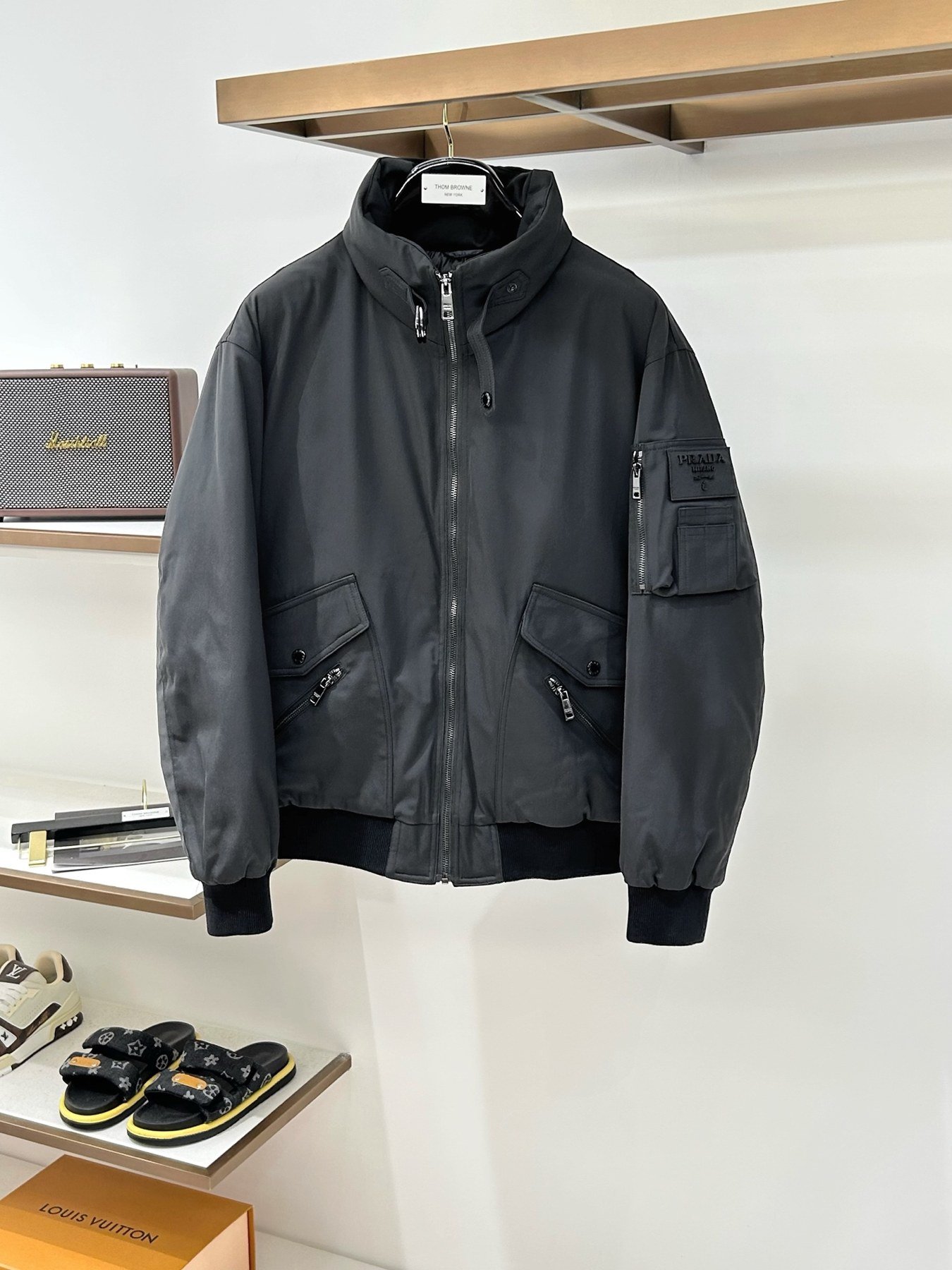 Prada Veste Technique Multi-Poches à Capuche Noir