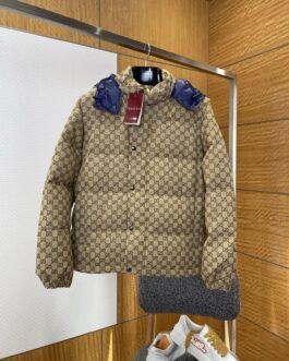 Gucci Doudoune GG Suprême à Capuche Beige