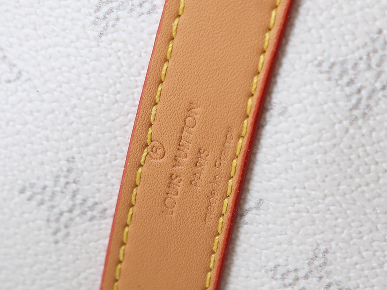 Louis Vuitton Keepall Bandoulière 35 Monogram Blanc Beige – Image 5