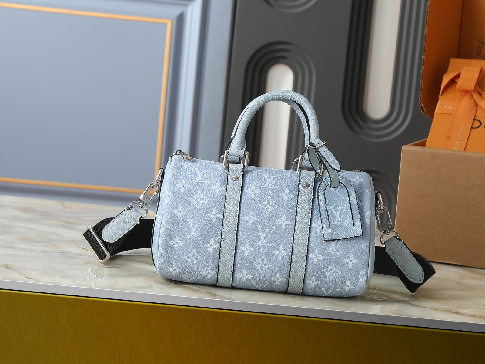 Louis Vuitton Keepall Bandoulière 35 Monogram Bleu Ciel