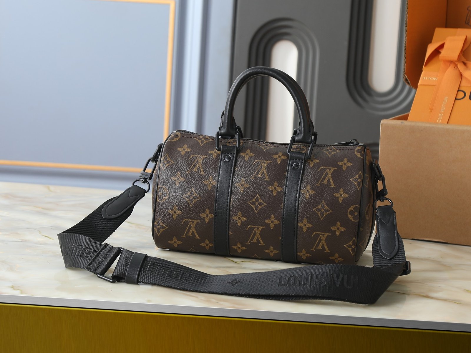 Louis Vuitton Keepall Bandoulière 35 Monogram Marron – Image 3