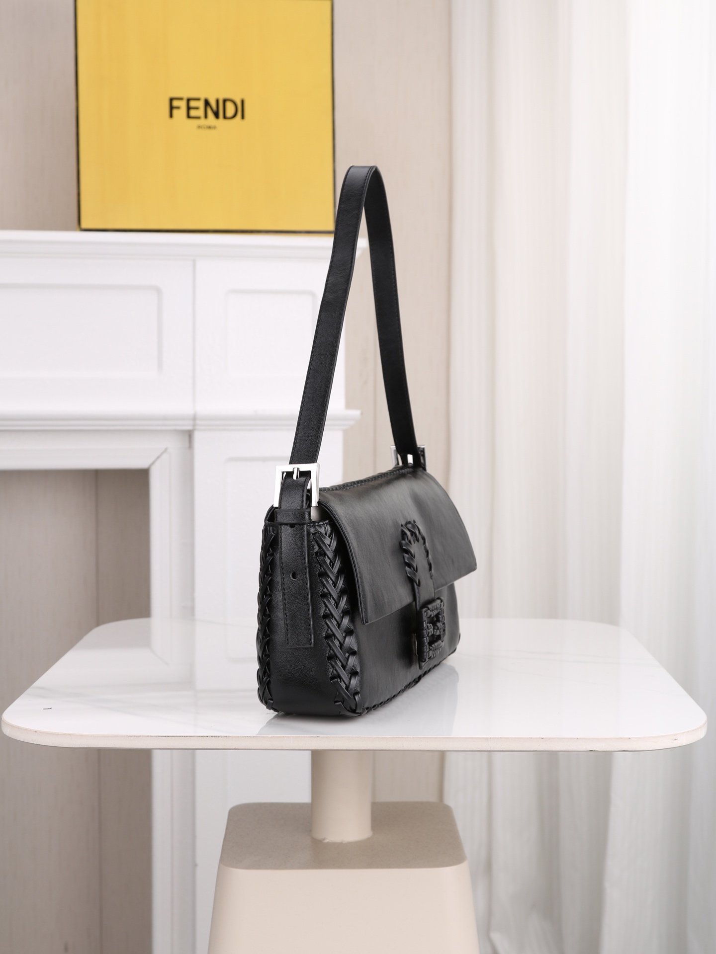 Fendi Baguette Whipstitch Noir – Image 3