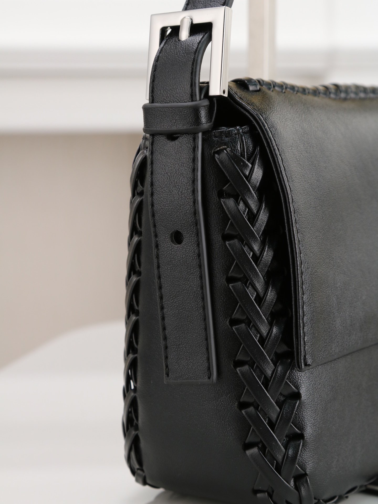 Fendi Baguette Whipstitch Noir – Image 6