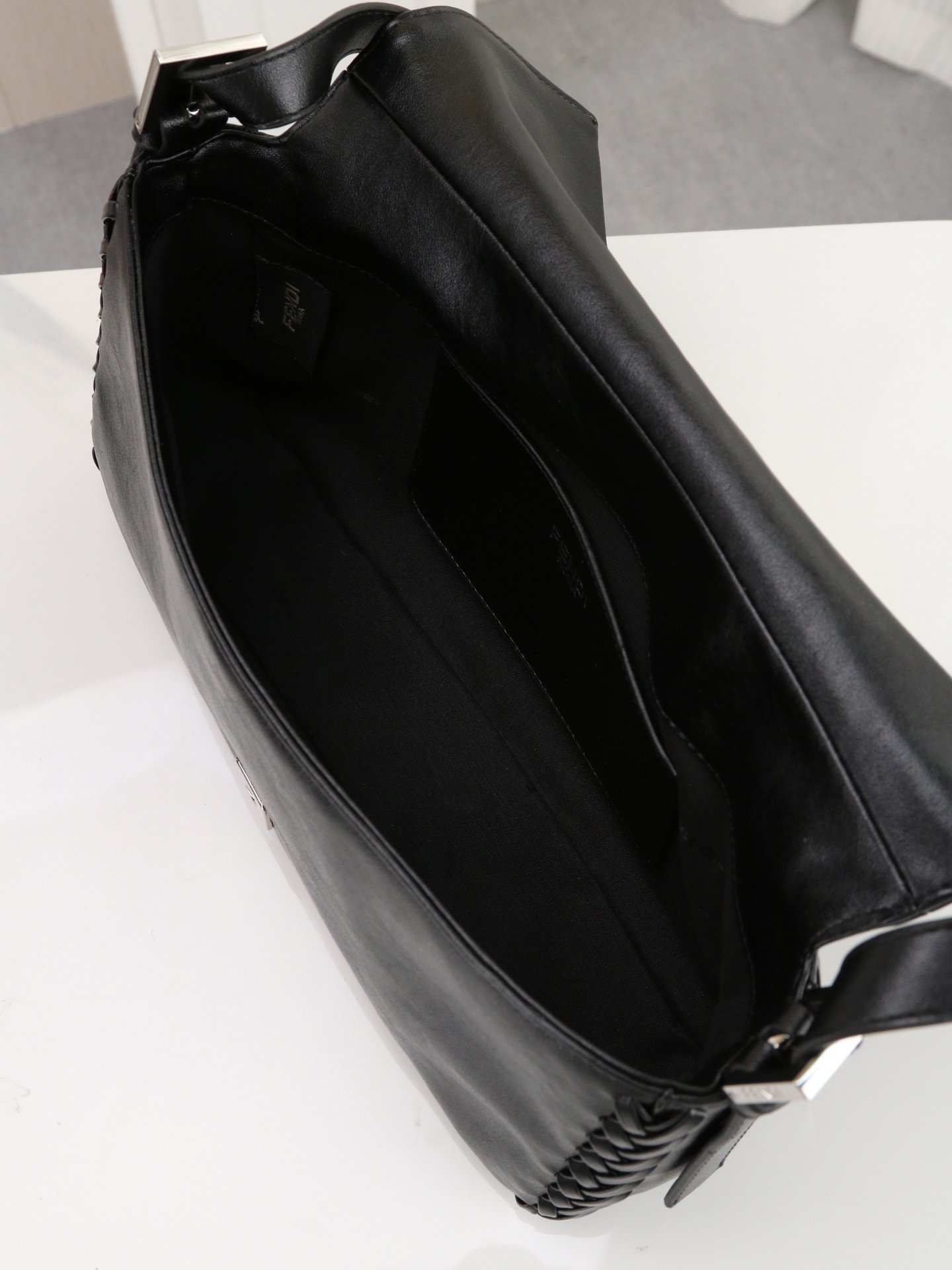 Fendi Baguette Whipstitch Noir – Image 9