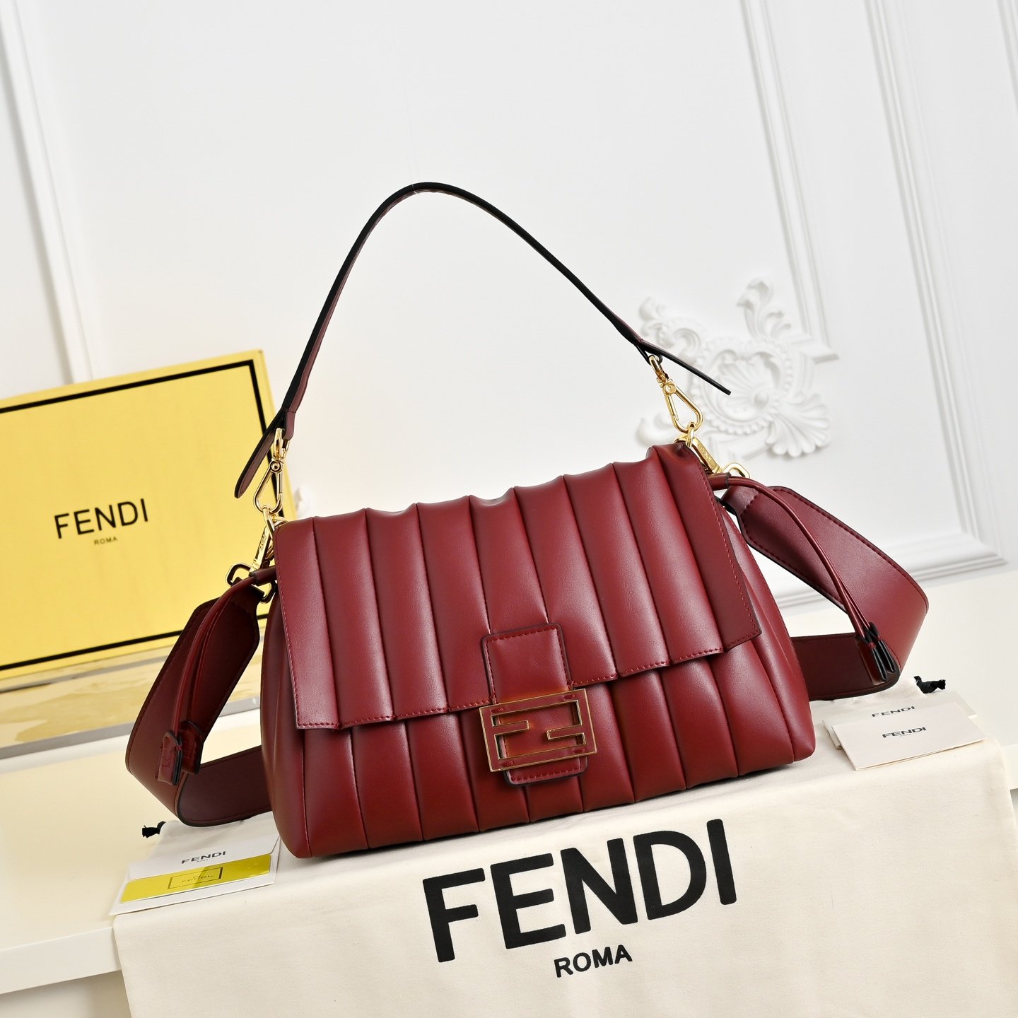 Fendi Mamma Baguette Medium Plissée Bordeaux