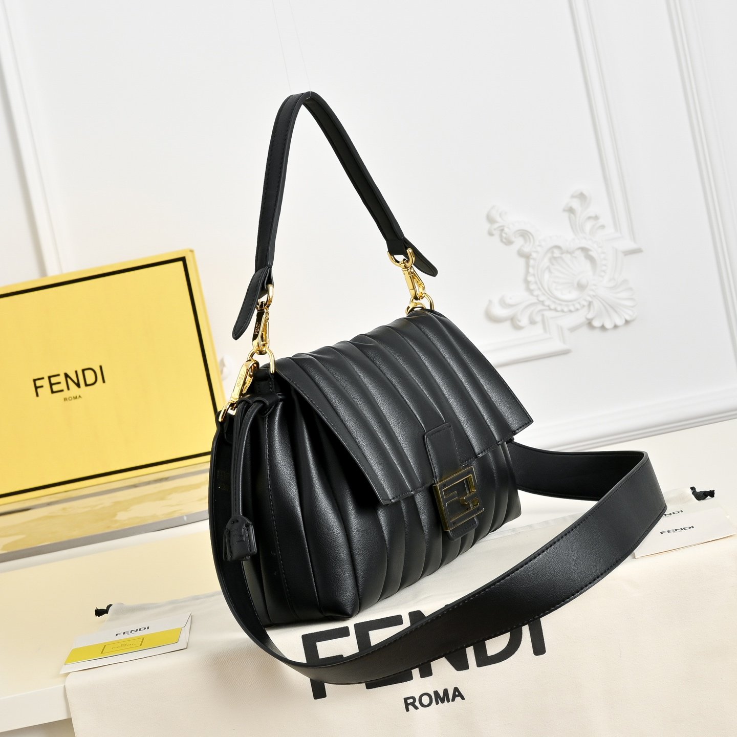 Fendi Mamma Baguette Medium Plissée Noir