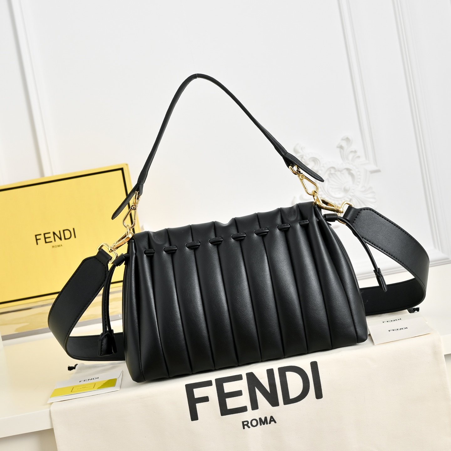 Fendi Mamma Baguette Medium Plissée Noir