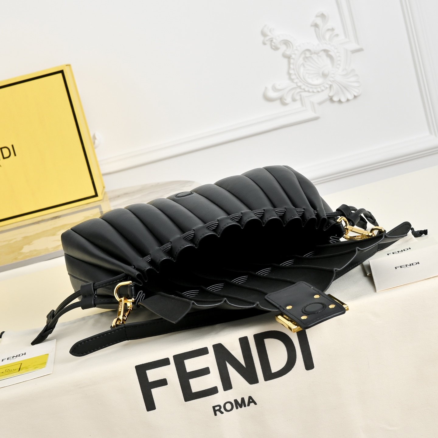 Fendi Mamma Baguette Medium Plissée Noir