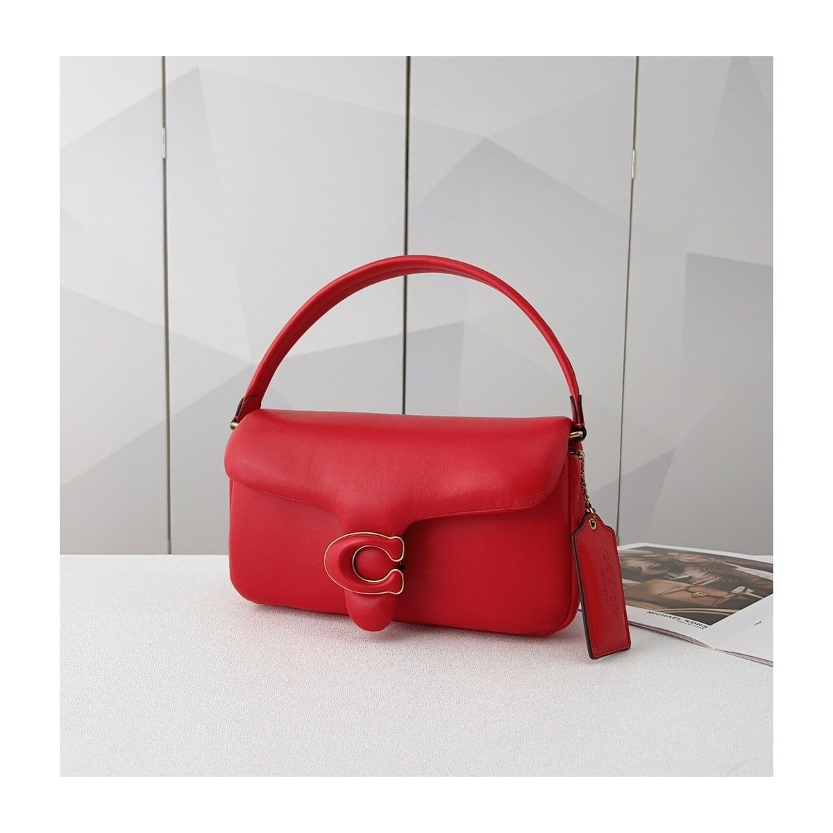 Coach Pillow Tabby 26 × 15 × 7,5 cm – Rouge