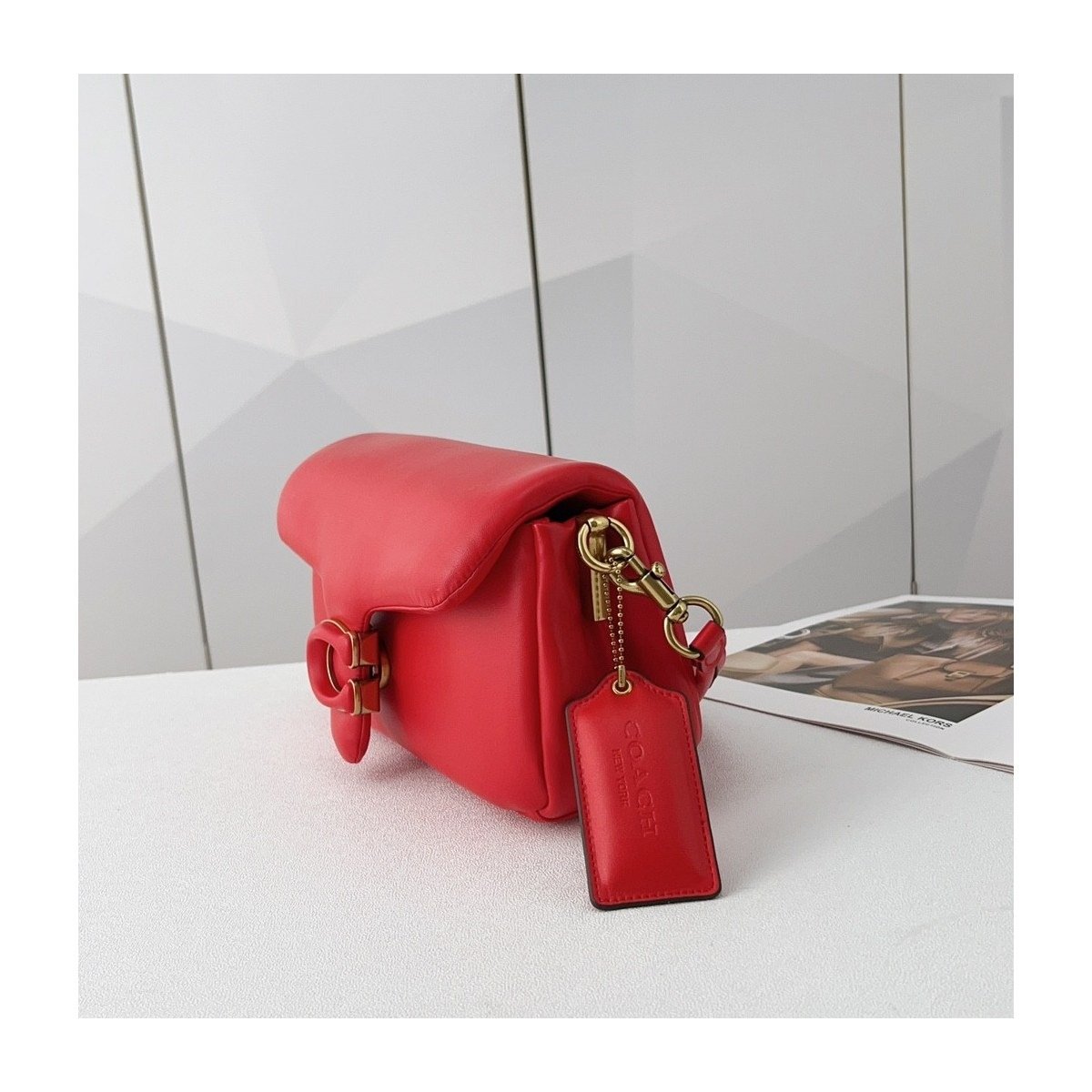 Coach Pillow Tabby 26 × 15 × 7,5 cm – Rouge