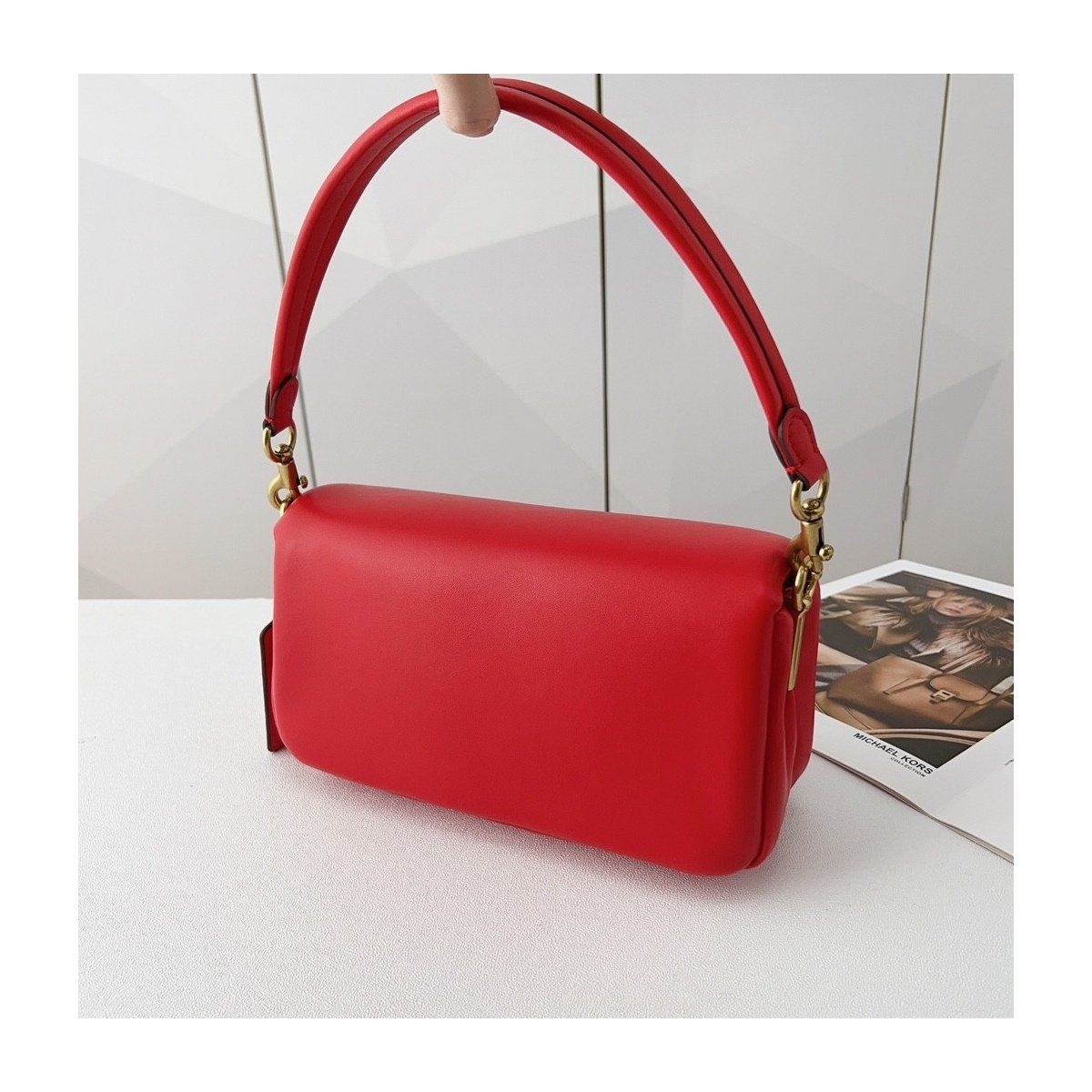 Coach Pillow Tabby 26 × 15 × 7,5 cm – Rouge