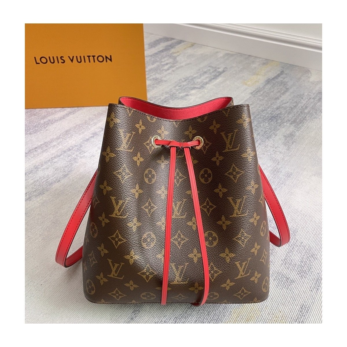 Louis Vuitton NéoNoé MM Monogram – Marron et Rouge